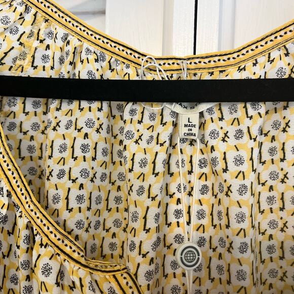 Max Studio Yellow And White Floral Blouse Size Large - Picture 5 of 7